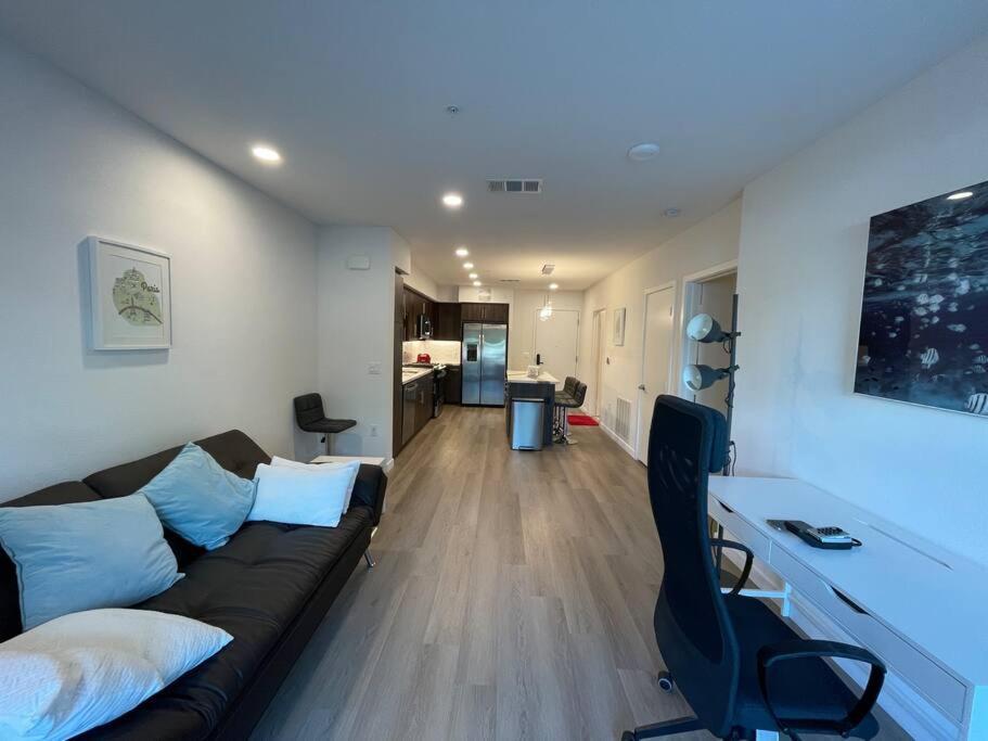 Luxurious Apartment Bardeen New Port Beach 1 Bedroom เออร์ไวน์ ภายนอก รูปภาพ